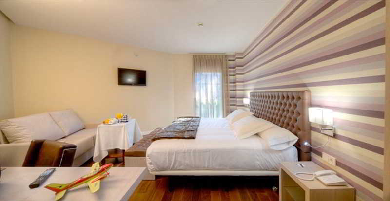 U-Hotel Spa Ciudad De 阿斯托加 外观 照片